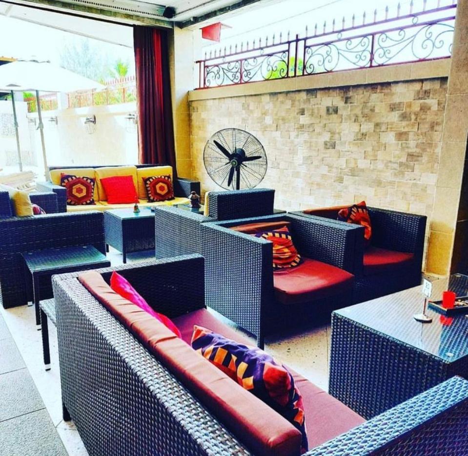 Residence Hoteliere Le Jomonia 利伯维尔 外观 照片