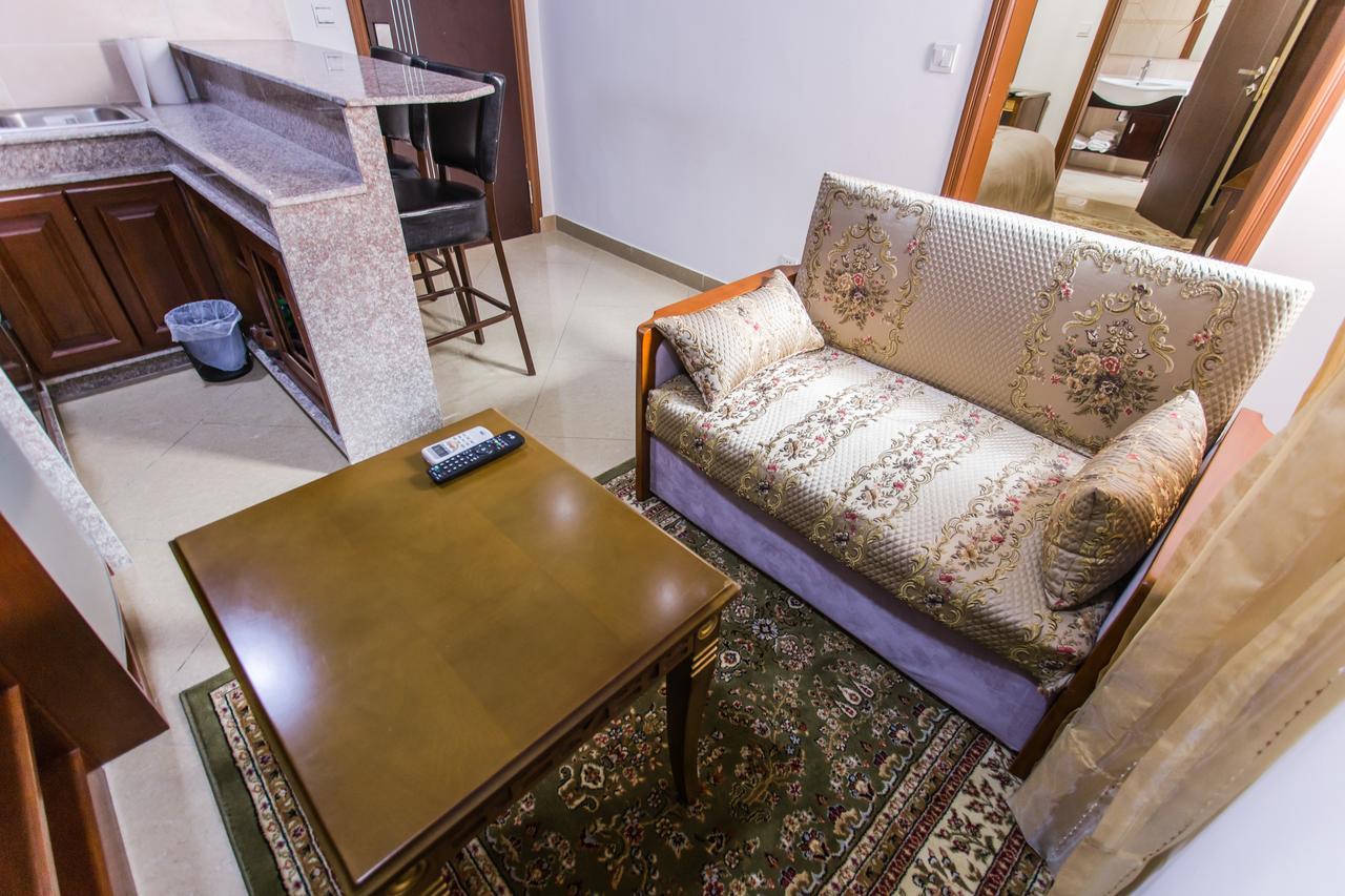 Residence Hoteliere Le Jomonia 利伯维尔 外观 照片
