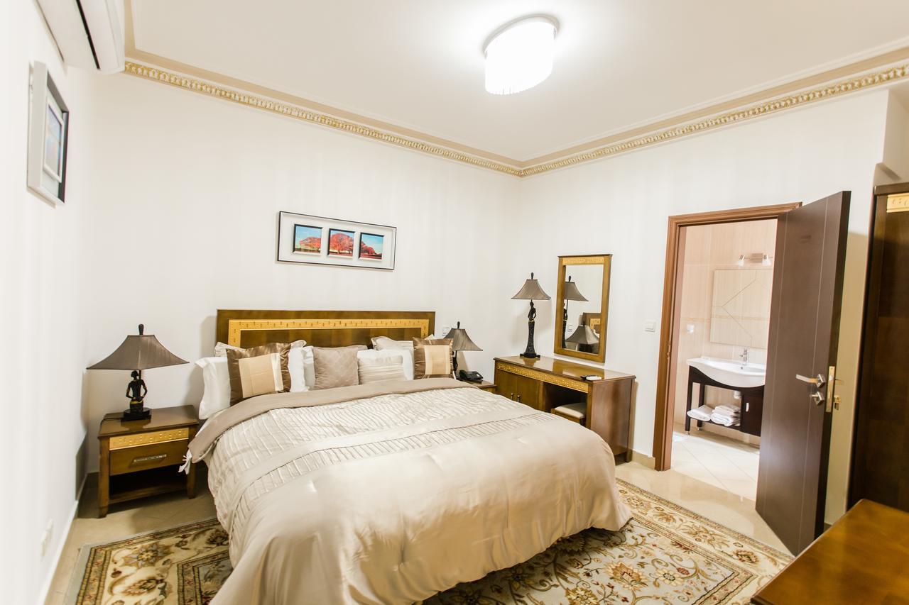 Residence Hoteliere Le Jomonia 利伯维尔 外观 照片